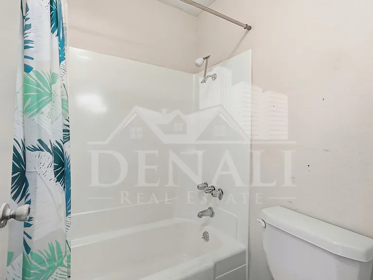 808 S Langley Ave #201 — Photo 20