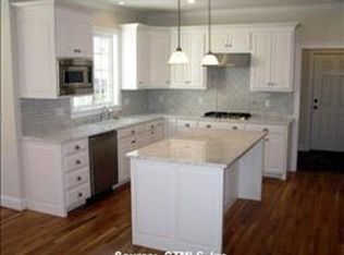 4 Crane Ct, Hartford, CT 06120