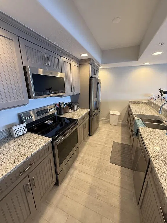 1805 Riverside Dr — Photo 4