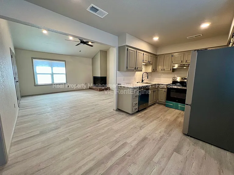 1709 Brooken Hill Dr — Photo 3