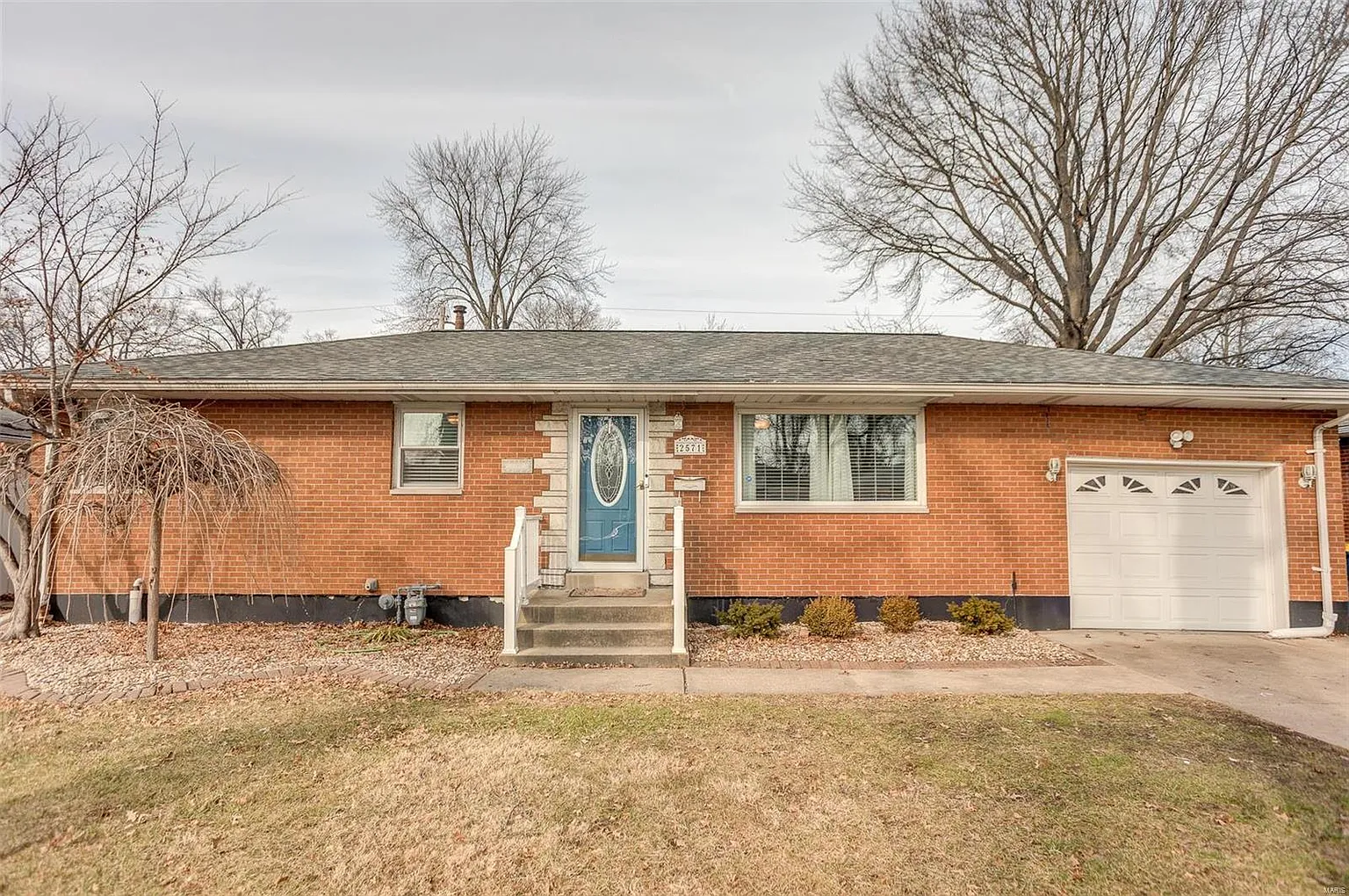 2571 Boyle Ave photo 1