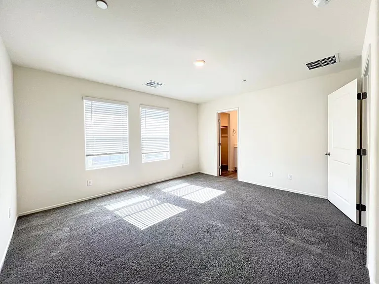 1923 Stanza Vista St — Photo 10