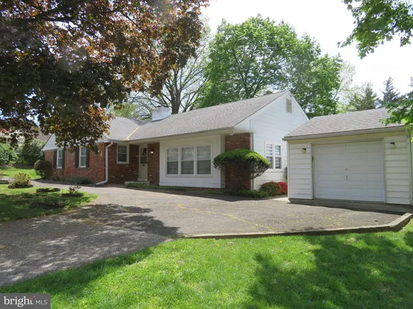 2 Vera Ln, Conshohocken, PA 19428