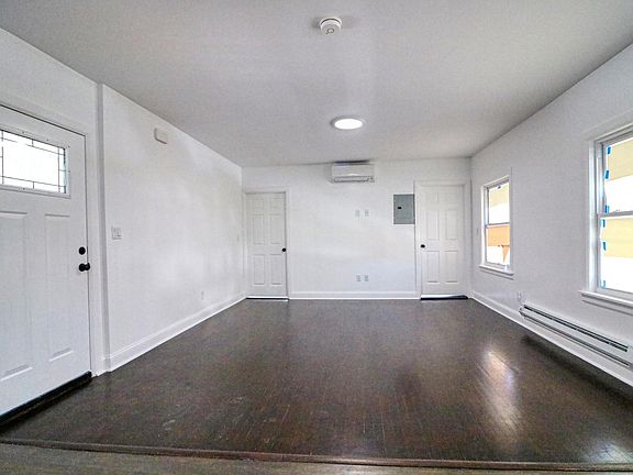 3rd image of 33 Broad St E Floor 2