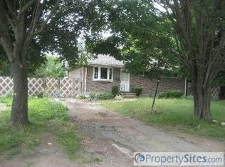 16 Standish Rd, Brentwood, NY 11717