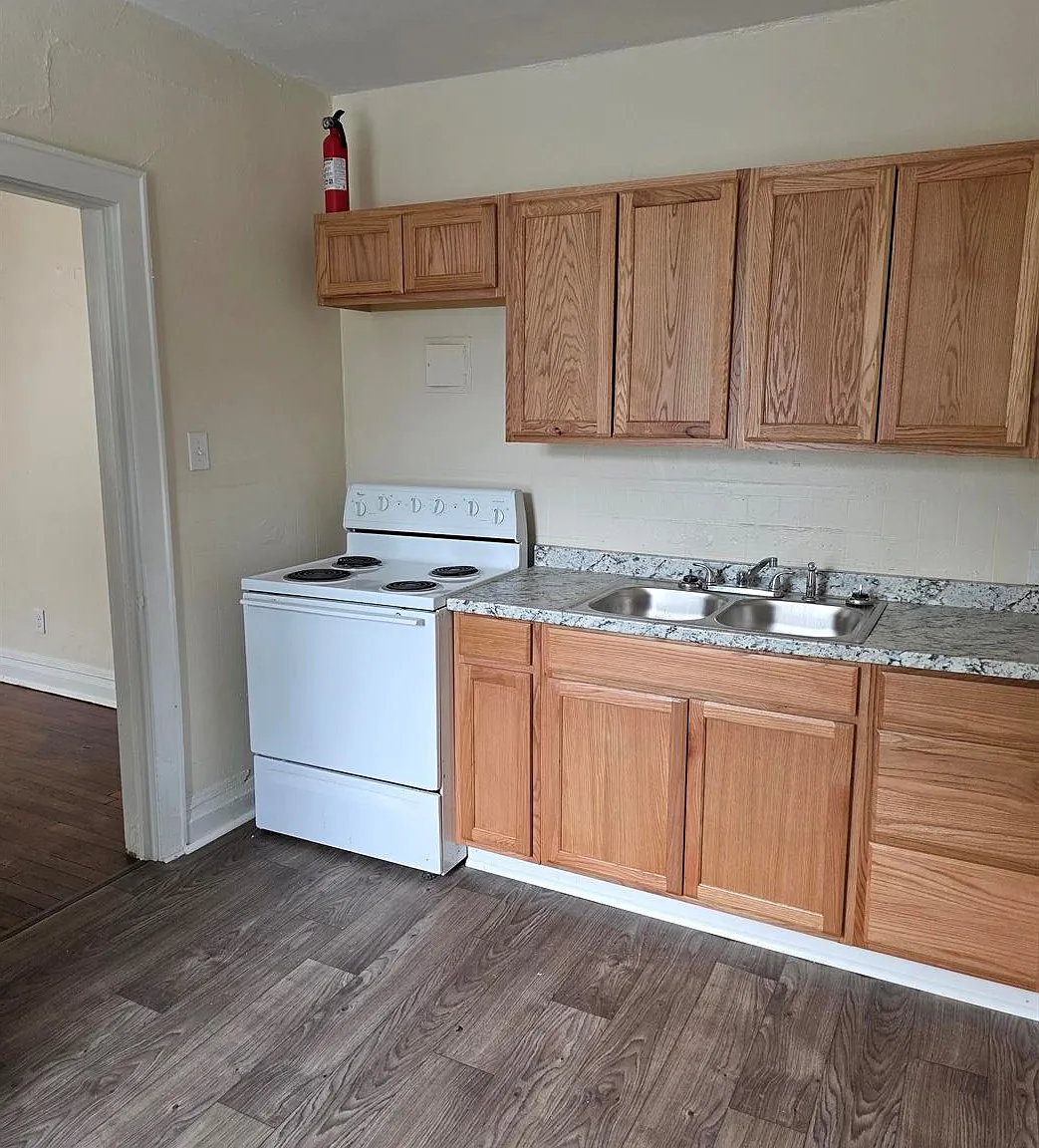 241SHeberStreet — Photo 4