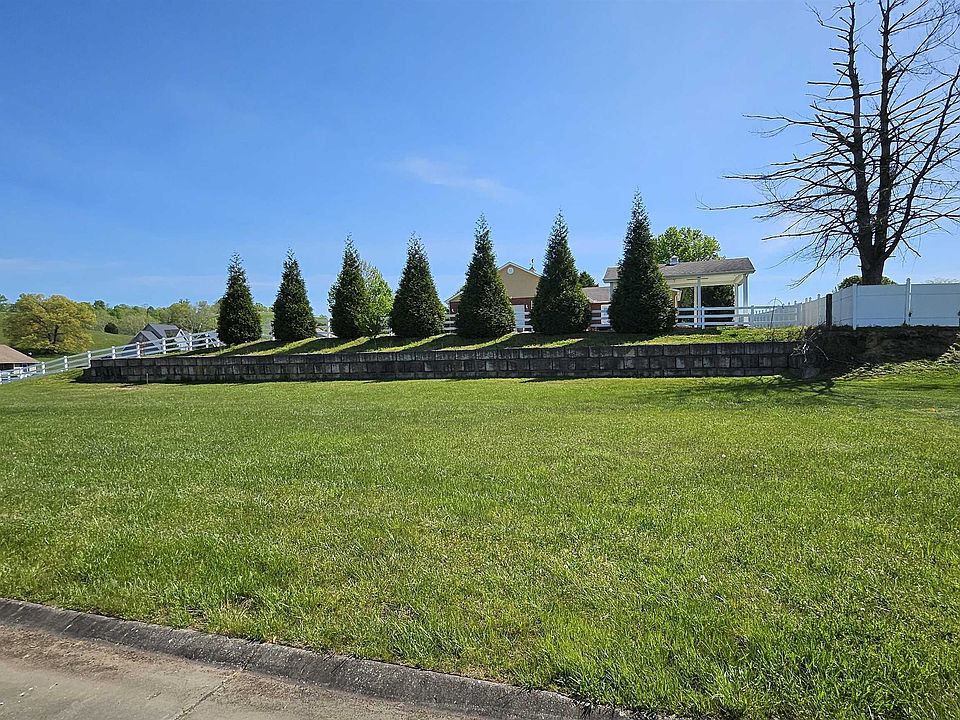 2nd image of 118 & 120 Kings Gate Dr