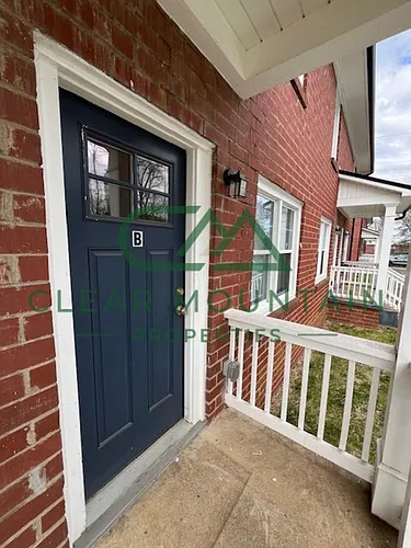 411 Hagood St #B Photo 1
