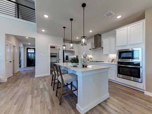 5th image of 17678 Jubilee St