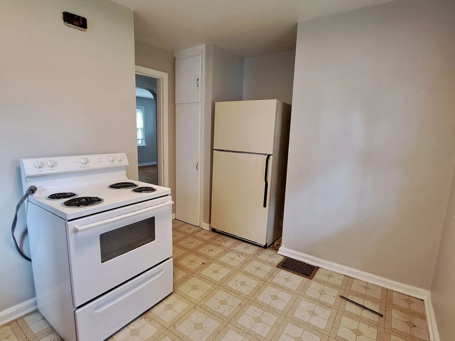 2354 Emerson Avenue - 1-lower — Photo 4