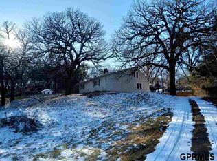 8202 N 44th St, Omaha, NE 68112