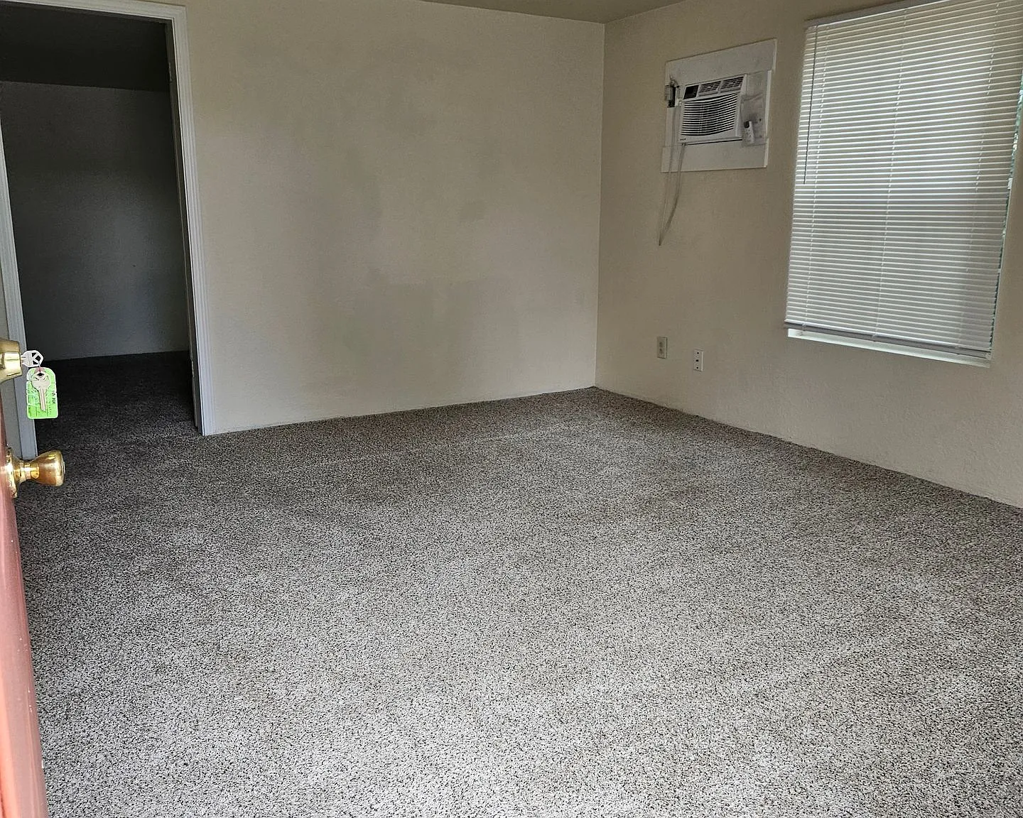 Florence Lane SE P804 — Photo 2