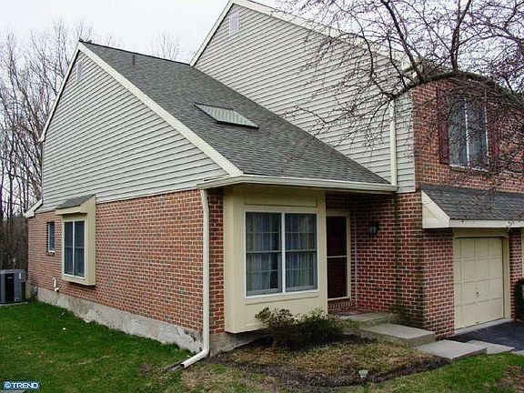 3rd image of 8 Willow Ct