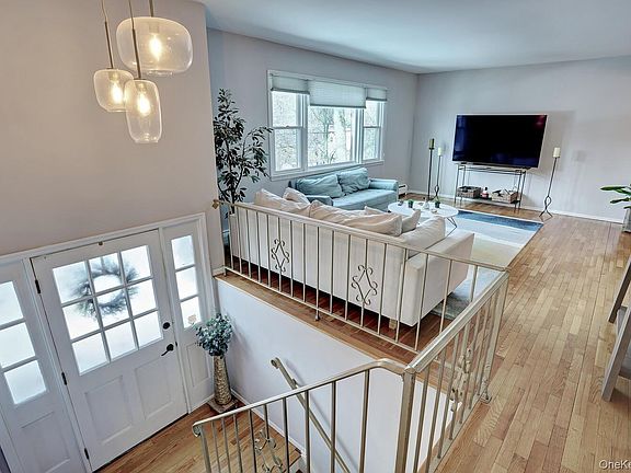 5th image of 302 Old Haverstraw Road