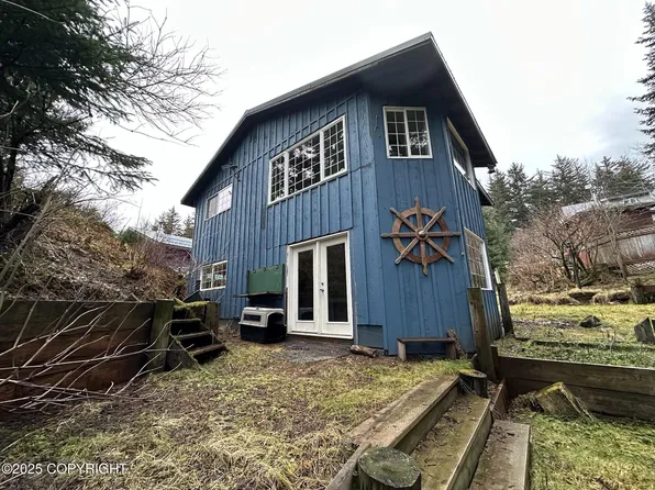 321 Eagle Run Loop, Seldovia, AK 99663