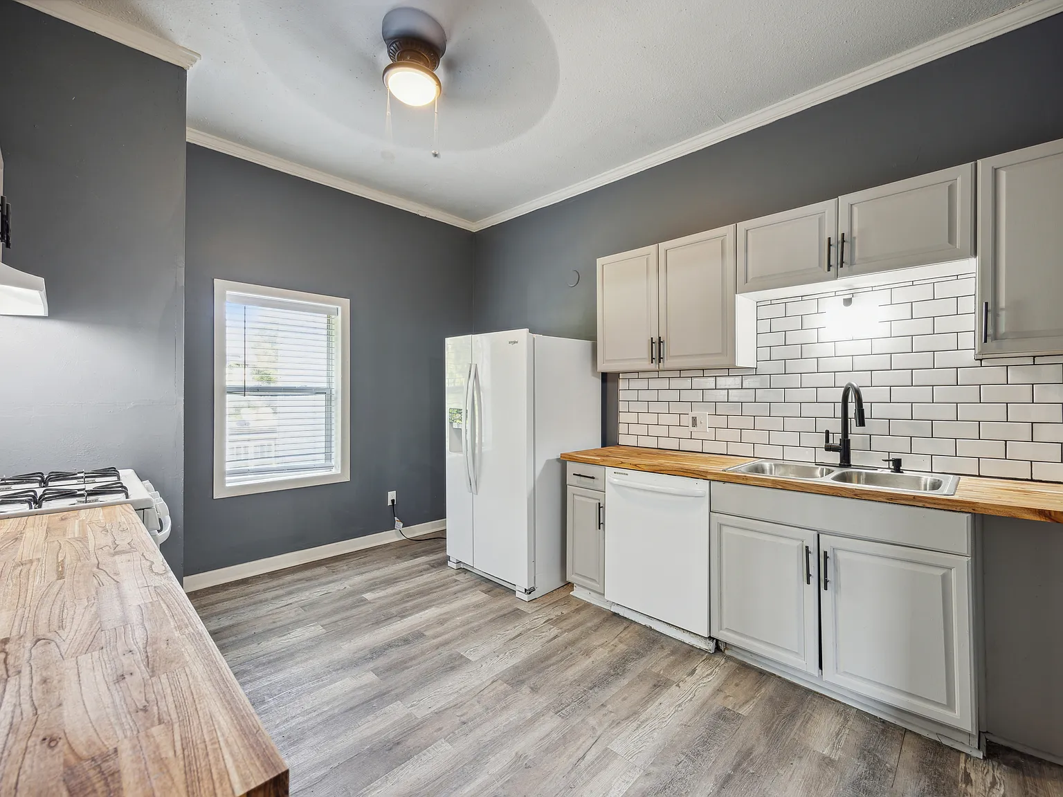 2 bed, 1000 sqft, $1,685 — Photo 4