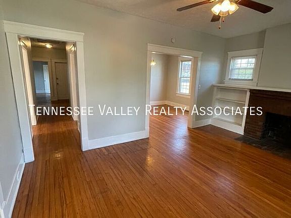 4th image of 2649 Parkview Ave