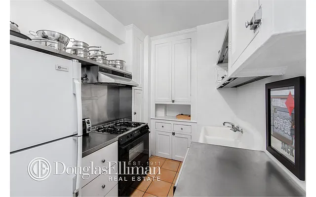 Sold by Douglas Elliman | media 4