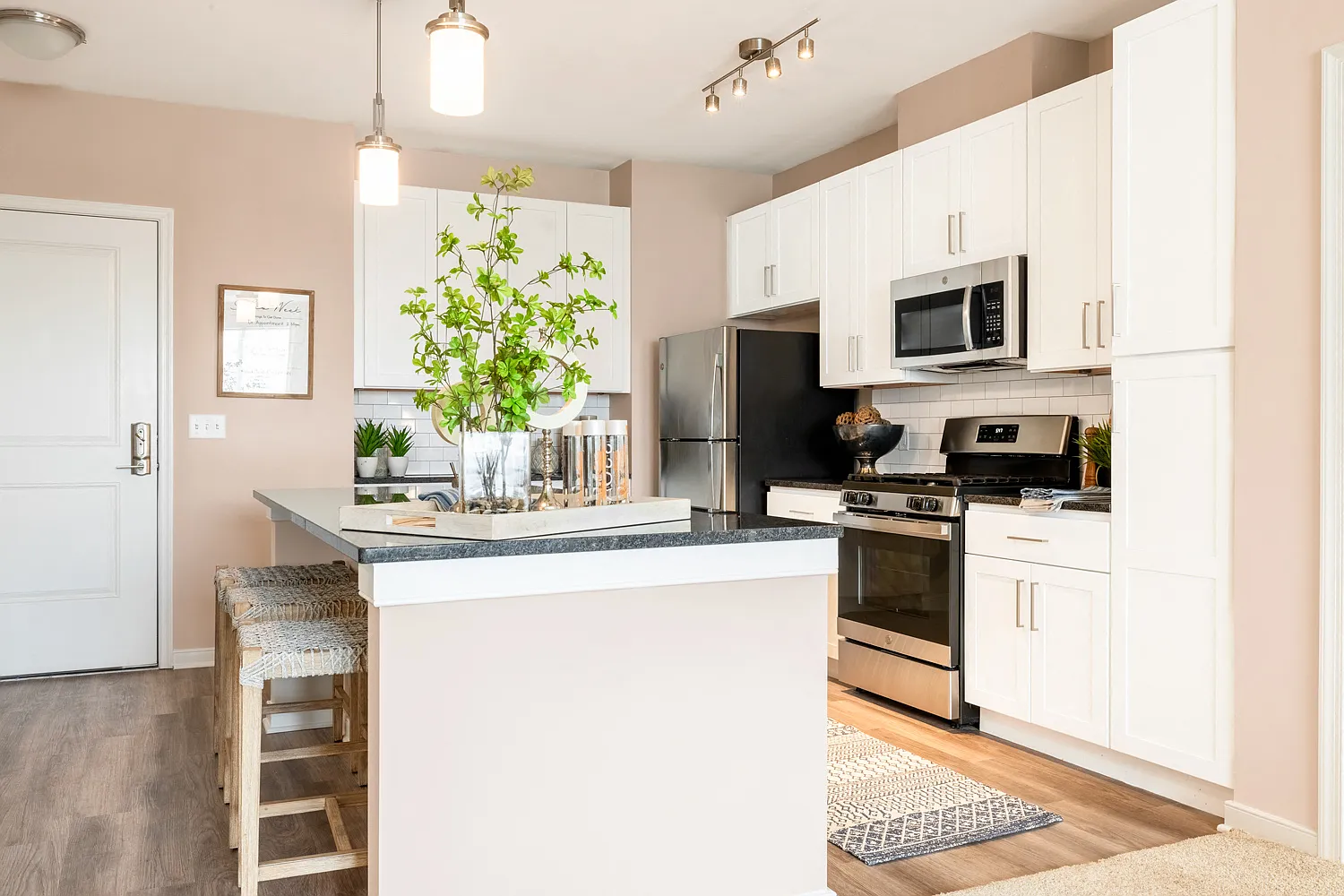 Creekstone Village Apartments — Photo 4