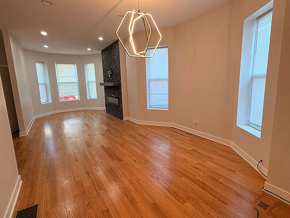 5th image of 6350 S Champlain Ave #2