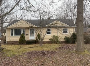 5858 Burns Rd, North Olmsted, OH 44070