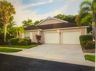 1009 Silverstrand Dr, Naples, FL 34110