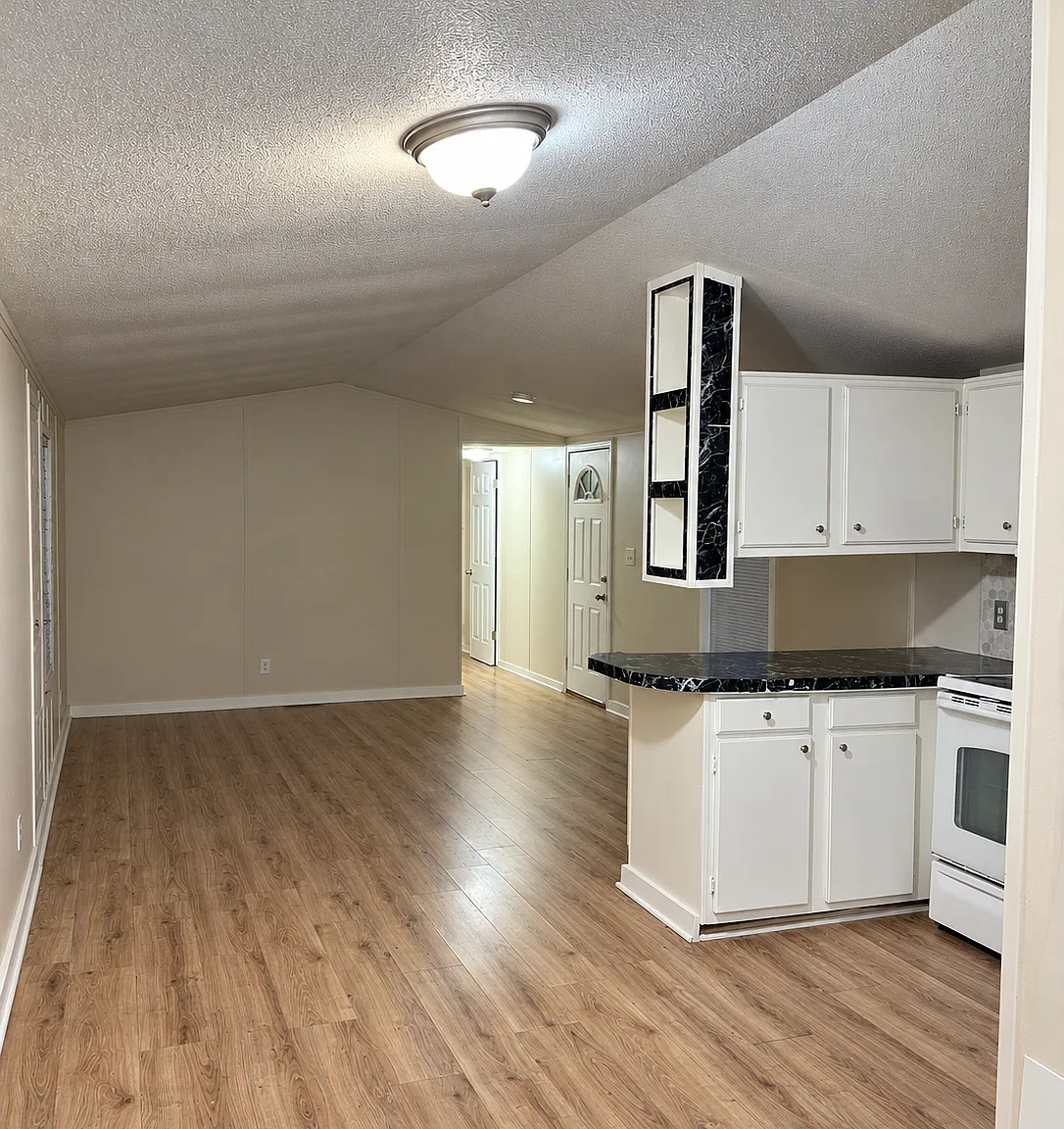 2 bed, 924 sqft, $995 — Photo 3