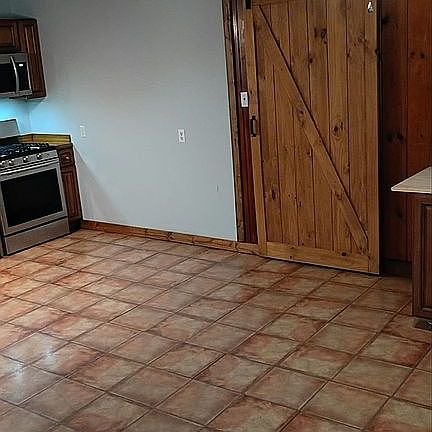 5th image of 115 Grove St