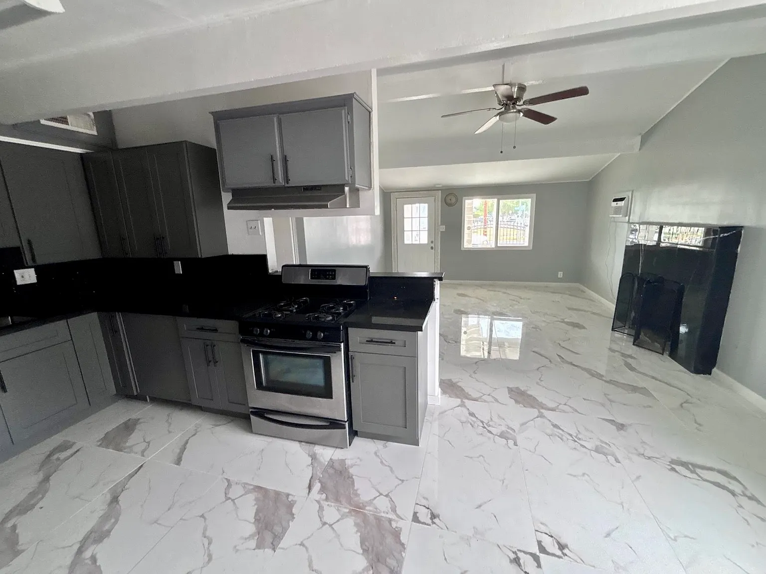 4 bed, 1722 sqft, $2,995 — Photo 1