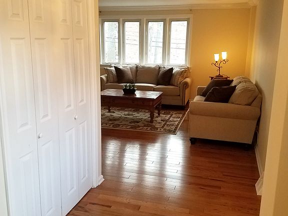 5th image of 640 Jackson St