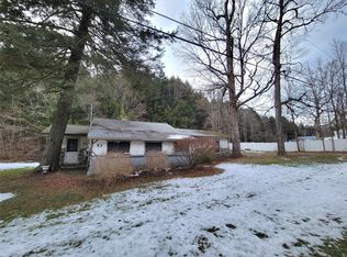53 State Line Rd, Vestal, NY 13850