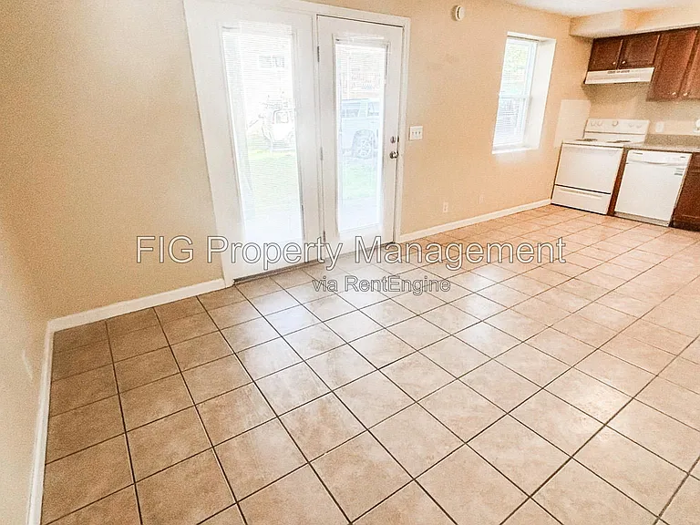 924 Chadwick Dr #3 — Photo 3