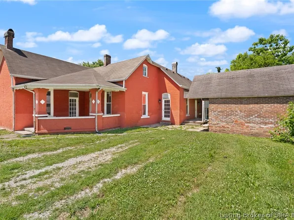 300 W Howard Street, Crothersville, IN 47229