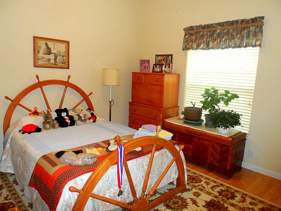 5th image of 17609 19th Avenue Ct E