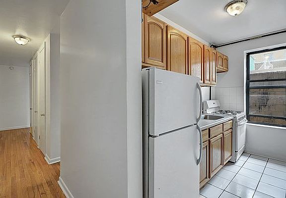 5th image of 203 W 147th St #3A