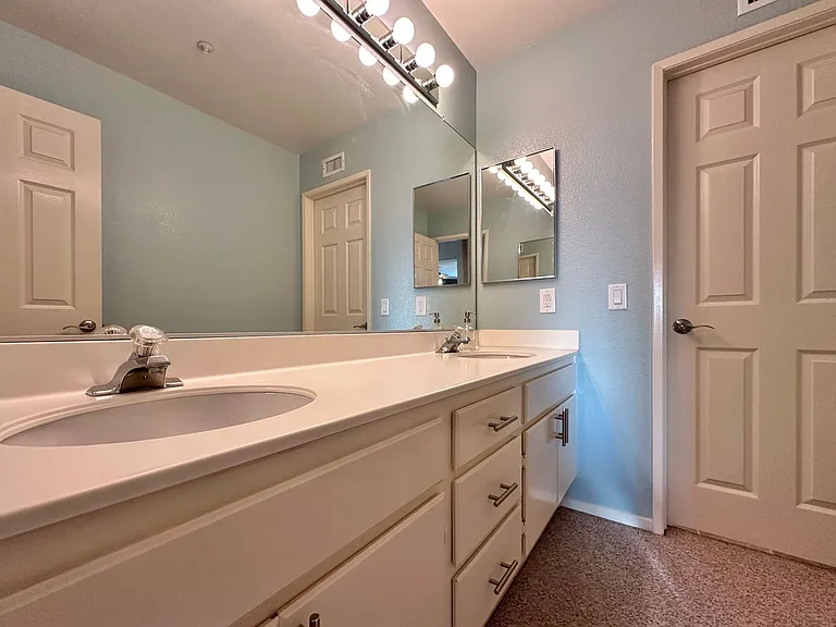 861 Pohl Pl — Photo 10