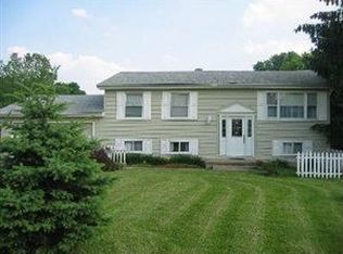1904 Cloverbrook Dr, Mineral Ridge, OH