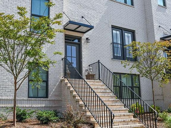 3rd image of 817 Zoysia St