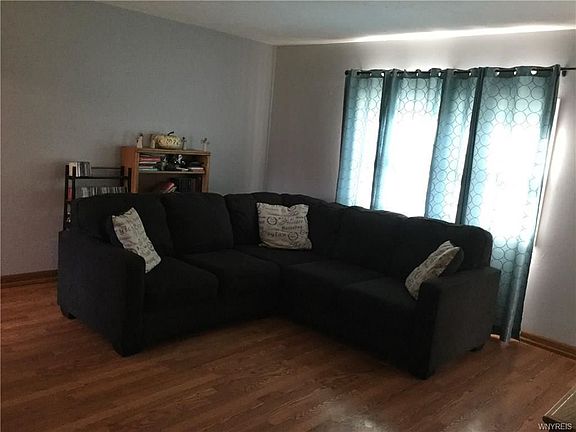 3rd image of 1157 La Salle Ave