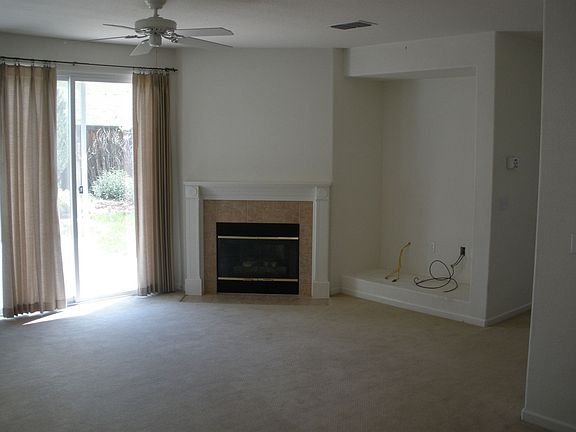 3rd image of 1734 River Oaks Cir