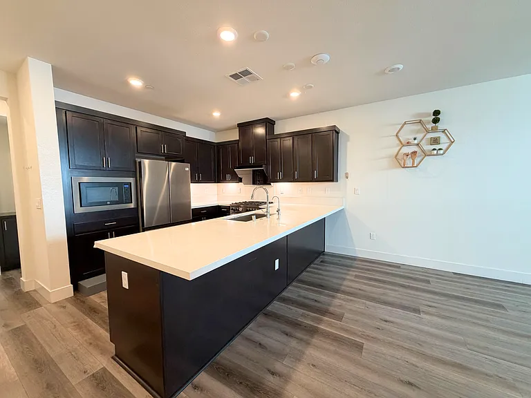 1460 Civic Center Dr #3 — Photo 7