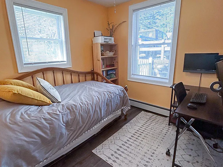 25 Rosepoint Ave — Photo 7