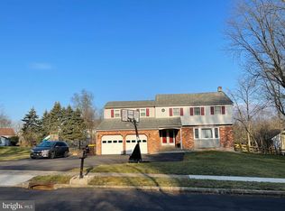 952 Powderhorn Dr, Lansdale, PA 19446