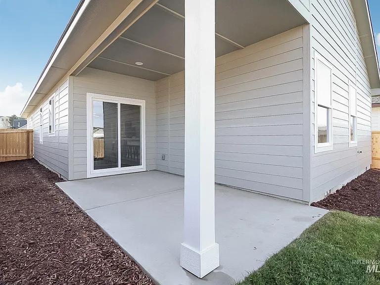 12518 Ochoco St — Photo 17