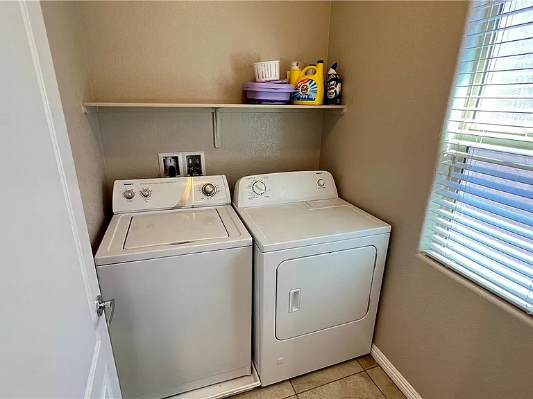 2853 Glass Vine Ct — Photo 16