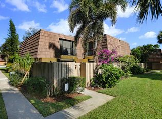 808 8th Ct, Palm Beach Gardens, FL 33410