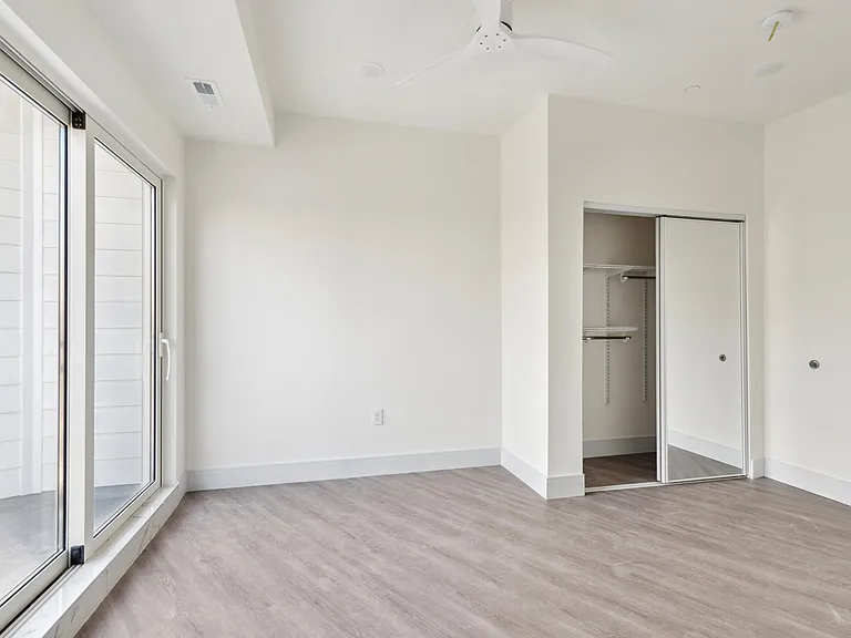 1221 E Fletcher St #310A — Photo 34