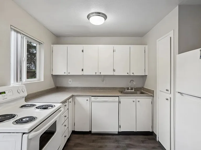 Arbor Place Apartments — Photo 7