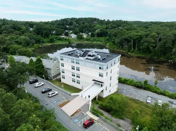 24 Cobblestone Ln Unit 603, Gloucester, MA 01930