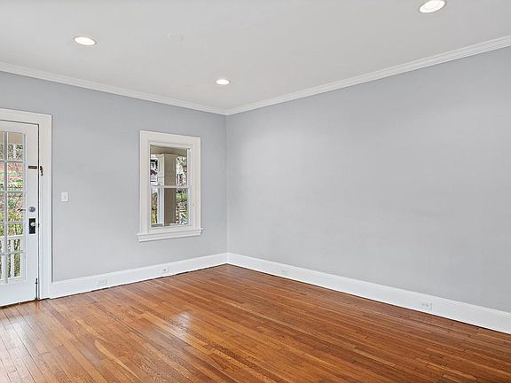 5th image of 637 Deepdene Rd